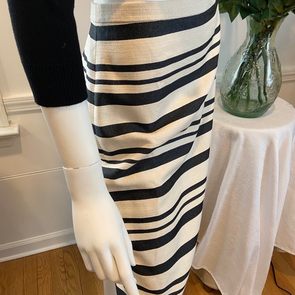J CREW PENCIL STRAIGHT SKIRT - Picture 6 of 7